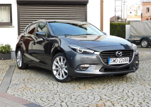 Mazda 3 cena 67900 przebieg: 93000, rok produkcji 2018 z Olsztynek małe 562